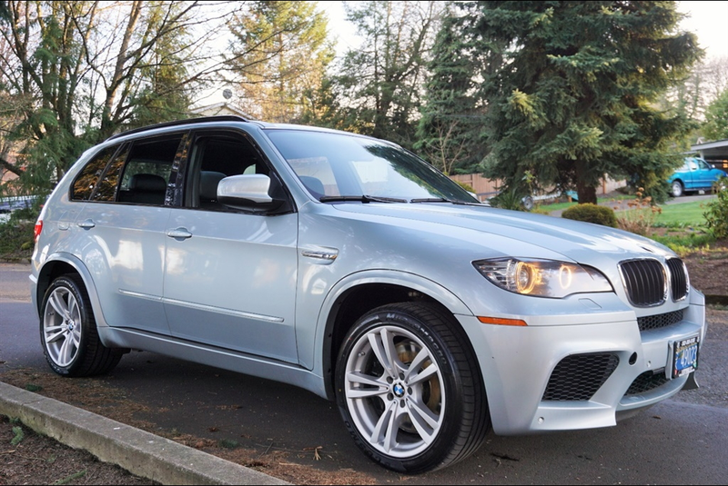 Illustration for article titled At $16,995, Could This 2010 BMW X5 M Twin Turbo put the Sport in Your Utility?